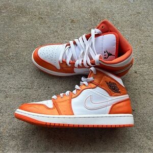 Jordan 1 Mid ‘Electro Orange’